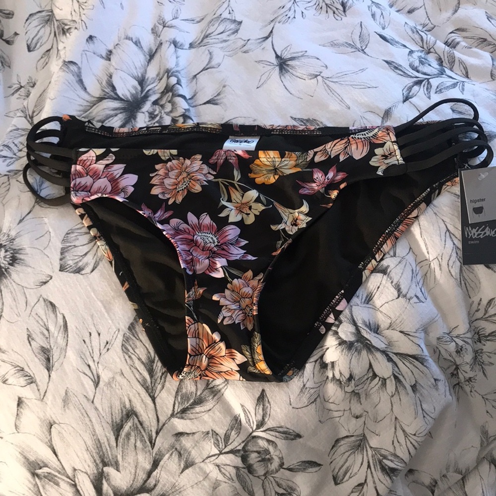 Swim bottoms - Picture 2 of 4